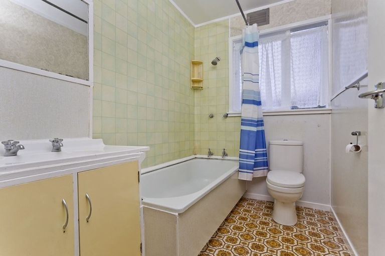 Photo of property in 40 Richards Avenue, Forrest Hill, Auckland, 0620