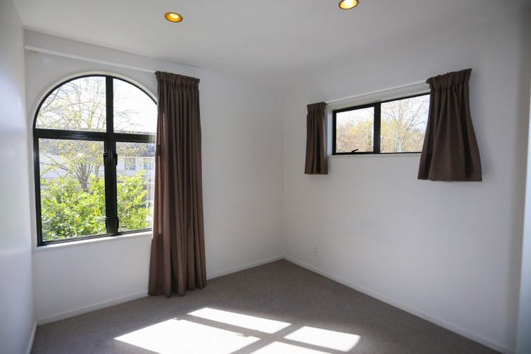 Photo of property in 4/21 Darvel Street, Riccarton, Christchurch, 8011