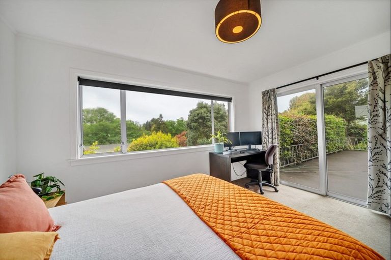 Photo of property in 10 Beaumont Crescent, Frankleigh Park, New Plymouth, 4310