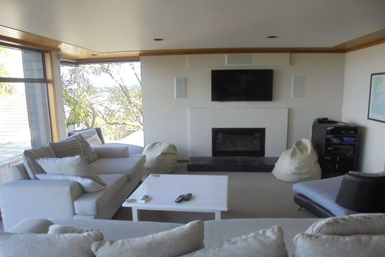 Photo of property in 1/1 Carlisle Road, Torbay, Auckland, 0630