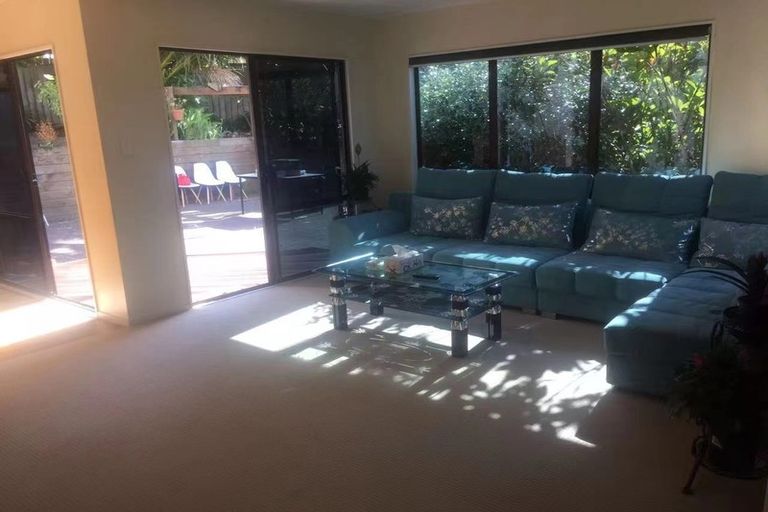 Photo of property in 7 Clarion Place, Glendene, Auckland, 0602