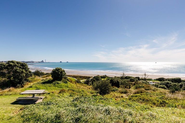 Photo of property in 23a Sackville Street, Martinborough, 5711