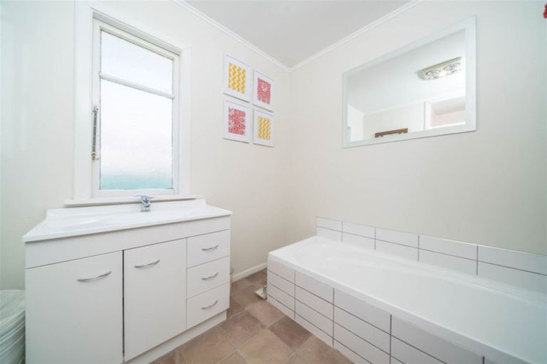 Photo of property in 39 Bass Street, Woolston, Christchurch, 8062