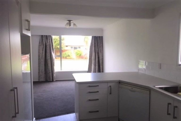 Photo of property in 72 Withells Road, Avonhead, Christchurch, 8042