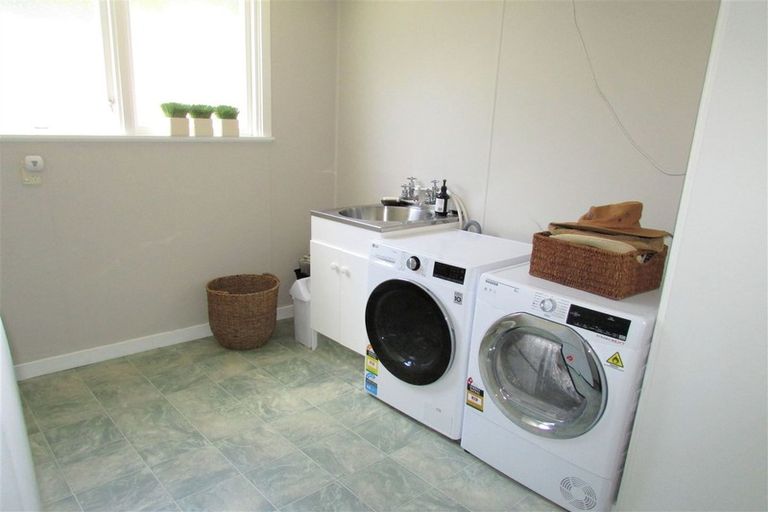 Photo of property in 100 Main South Road, Karoro, Greymouth, 7805