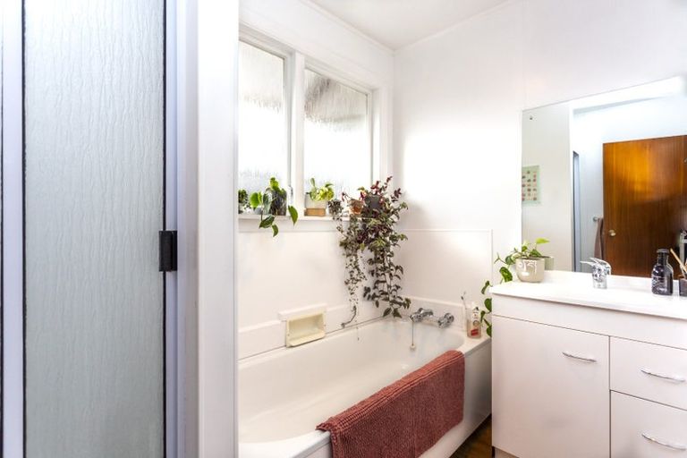 Photo of property in 1/1a Thorrington Road, Cashmere, Christchurch, 8022