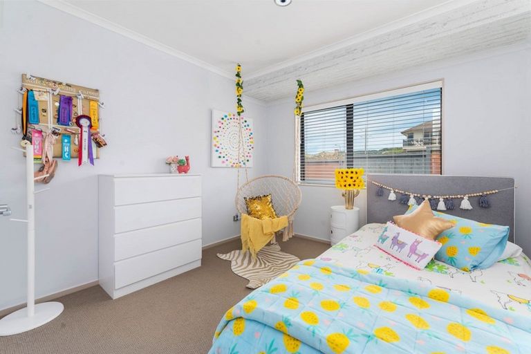 Photo of property in 17 Great Road West, Matipo Heights, Rotorua, 3015