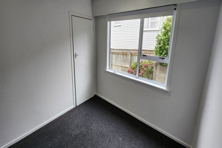 Photo of property in 21 Whakawhiti Street, Marfell, New Plymouth, 4310
