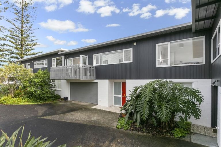 Photo of property in 2/29 Rangitoto Terrace, Milford, Auckland, 0620