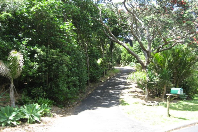 Photo of property in 330 Motutara Road, Muriwai, Waimauku, 0881