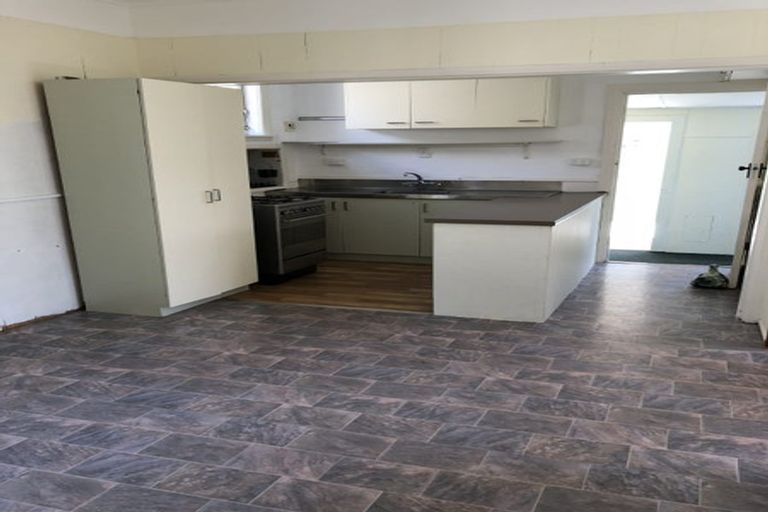 Photo of property in 10 Lonsdale Crescent, Rongotai, Wellington, 6022