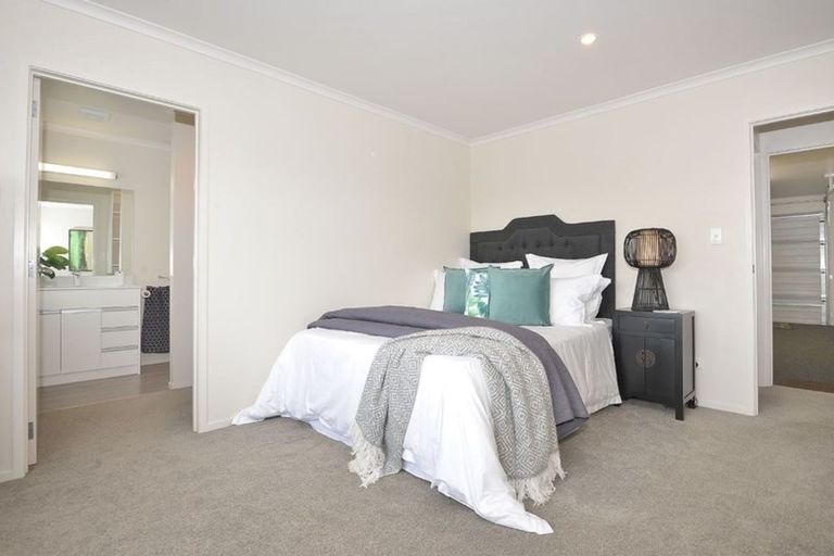 Photo of property in 3 Karauria Lane, Orewa, 0931