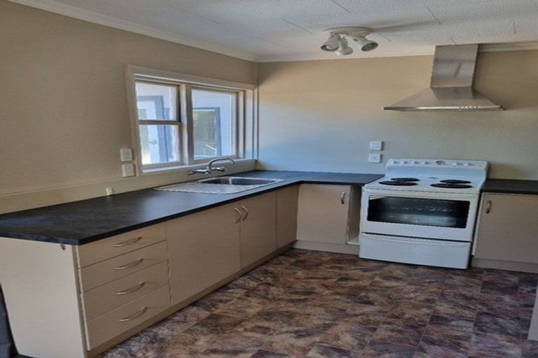 Photo of property in 189 Waimea Terrace, Beckenham, Christchurch, 8023