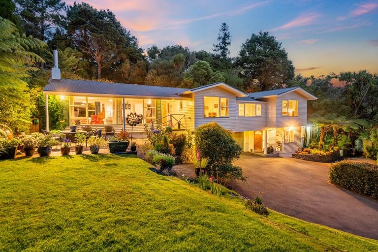 Photo of property in 39 Blue Mountains Road, Silverstream, Upper Hutt, 5019