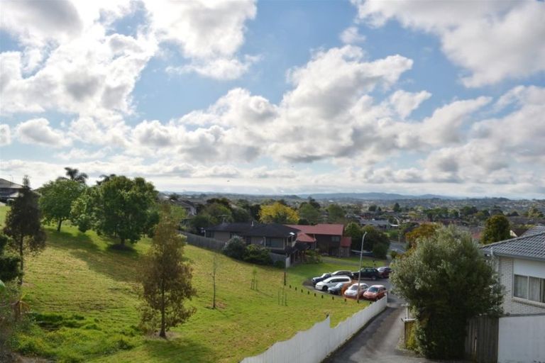 Photo of property in 1/11 Spears Place, Botany Downs, Auckland, 2010