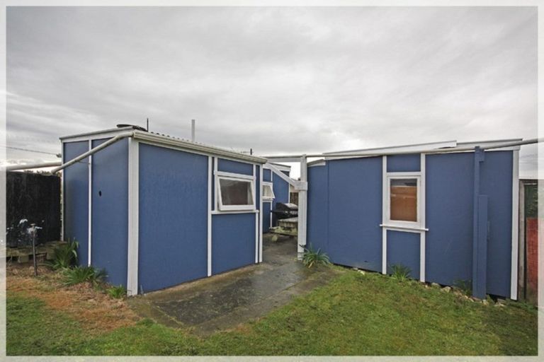 Photo of property in 25 Punga Street, Tangimoana, 4822
