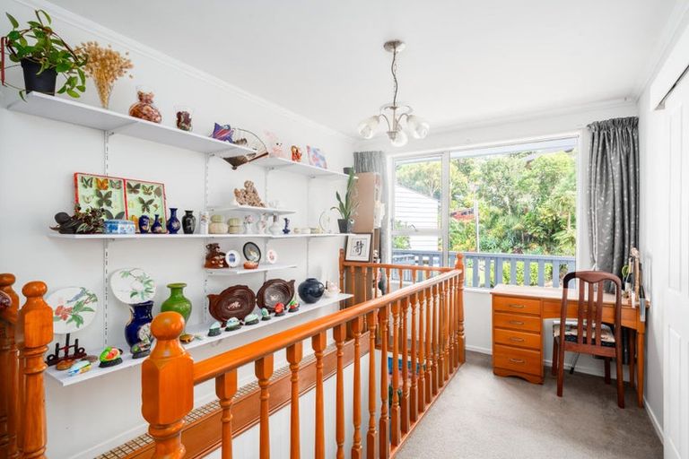 Photo of property in 4 Rokewa Way, Paparangi, Wellington, 6037