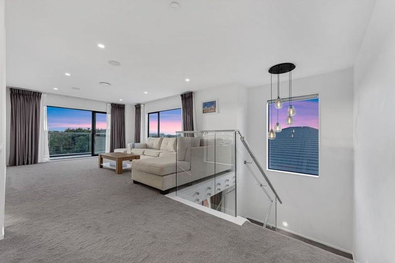 Photo of property in 16 Wheriko Avenue, Glenbrook, 2681
