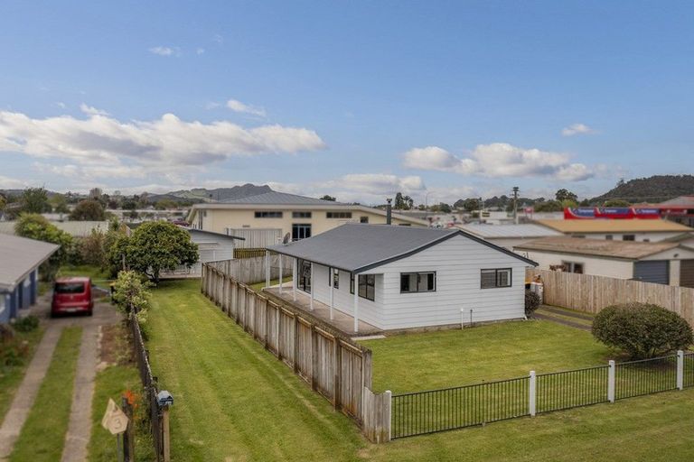 Photo of property in 1 Cholmondeley Crescent, Whitianga, 3510