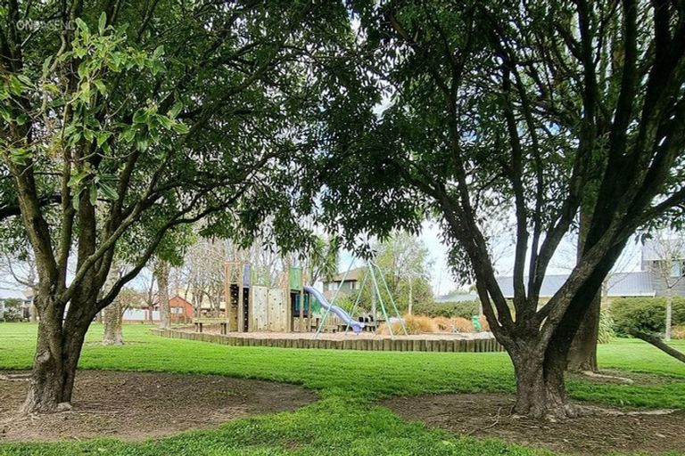 Photo of property in 83 Dunbarton Street, Redwood, Christchurch, 8051