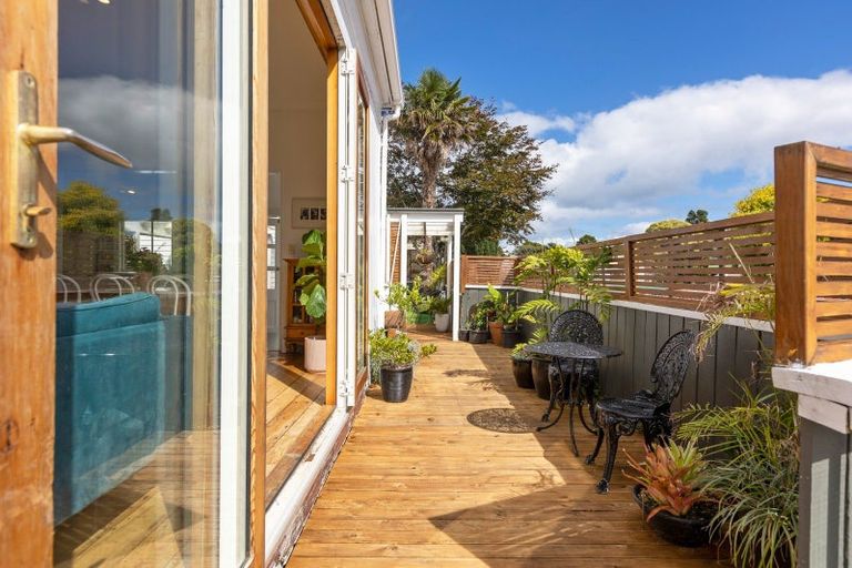 Photo of property in 54 Belt Road, New Plymouth, 4310