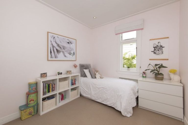 Photo of property in 10 Warwick Avenue, Westmere, Auckland, 1022