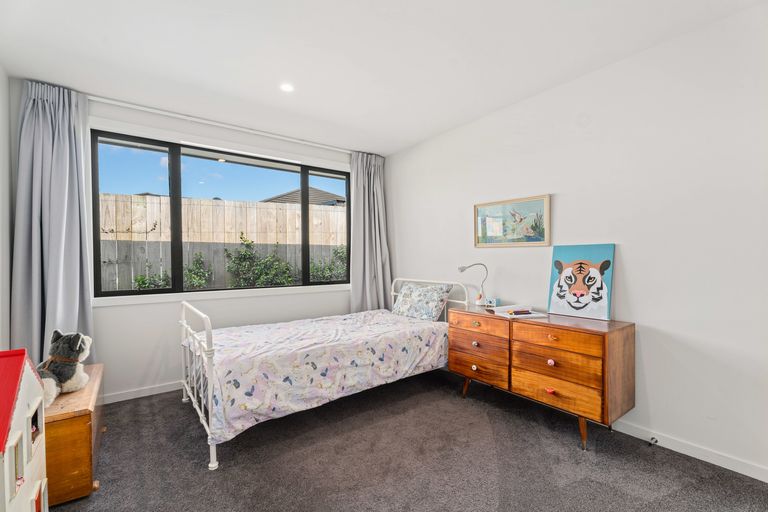 Photo of property in 15 Pennycook Place, Lake Hawea, Wanaka, 9382