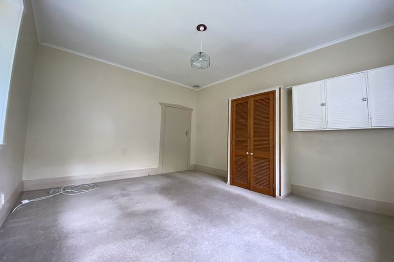 Photo of property in 5 Oak Street, Royal Oak, Auckland, 1023