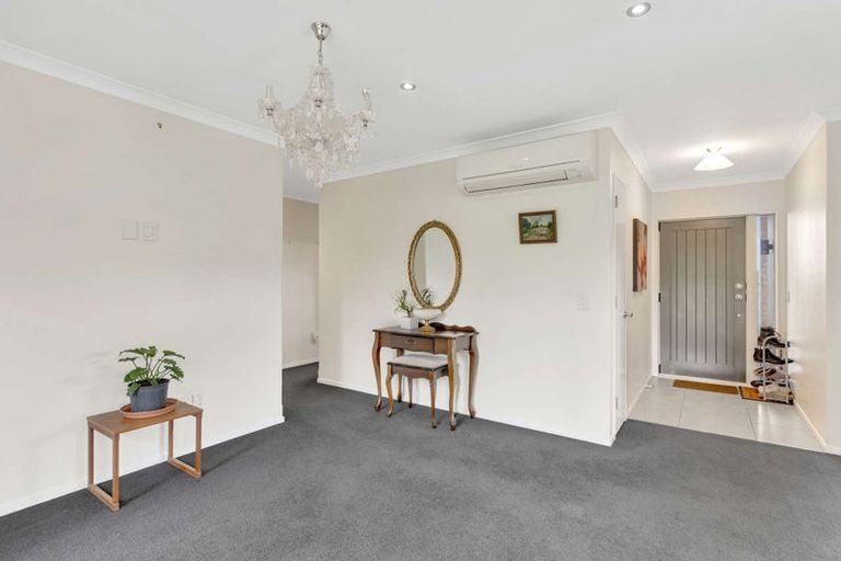 Photo of property in 12 Ruru Place, Levin, 5510