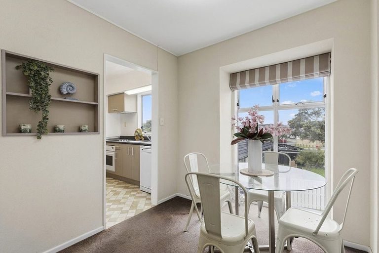 Photo of property in 4 Cobar Close, Maupuia, Wellington, 6022