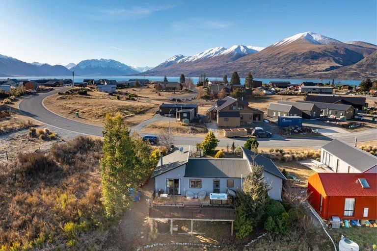 Photo of property in 76 Ohau Drive, Lake Ohau, Twizel, 9412