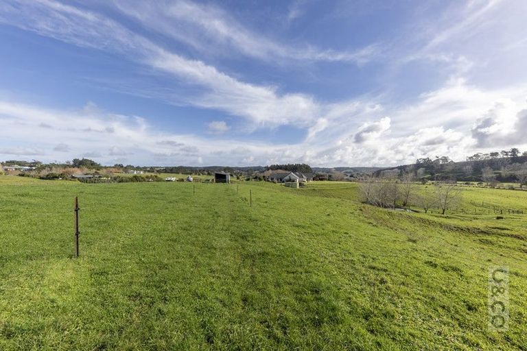 Photo of property in 1242 State Highway 16, Waimauku, 0883