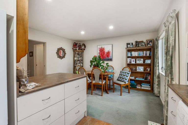 Photo of property in 1 Metric Place, Te Atatu South, Auckland, 0610