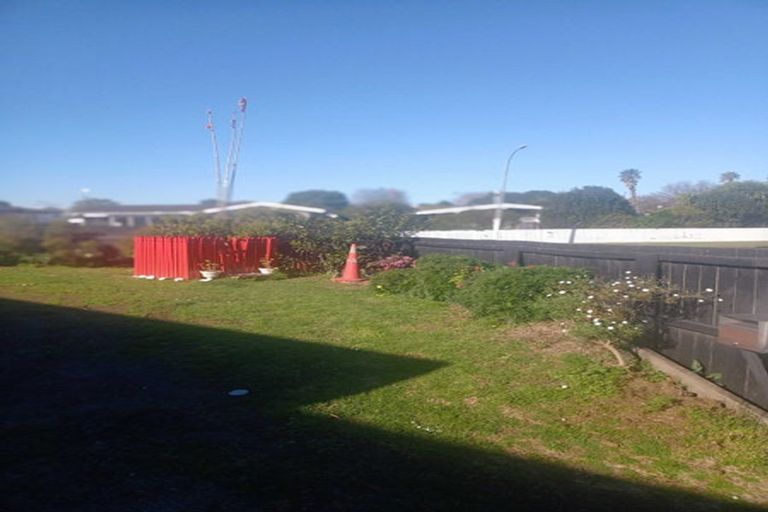 Photo of property in 66 Sunlands Drive, Manurewa, Auckland, 2102