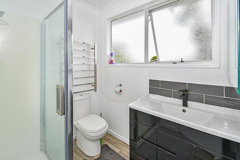 Photo of property in 66 Hyperion Drive, Randwick Park, Auckland, 2105