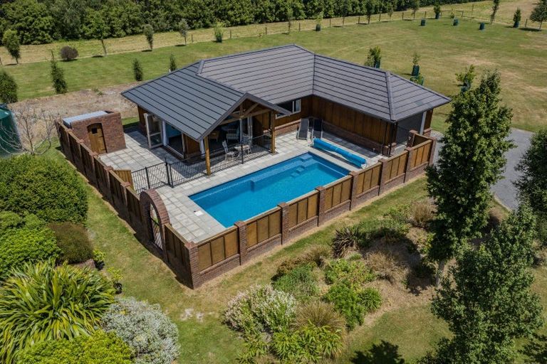 Photo of property in 8 Leith Drive, Loburn, Rangiora, 7472