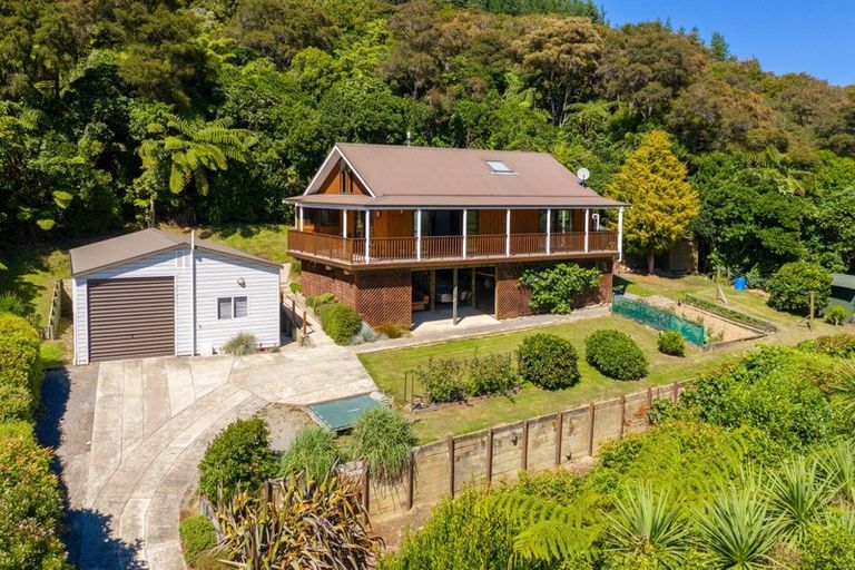 Photo of property in 1702 Queen Charlotte Drive, Linkwater, Picton, 7281