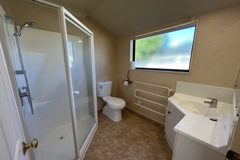 Photo of property in 64 Guildford Drive, Paraparaumu, 5032