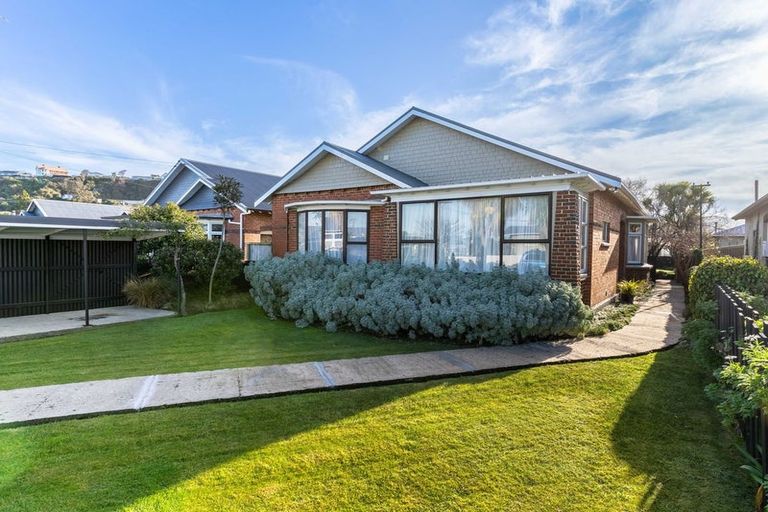 Photo of property in 362 Bay View Road, Saint Clair, Dunedin, 9012