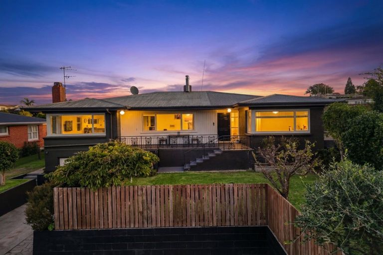 Photo of property in 242 Ngatai Road, Otumoetai, Tauranga, 3110