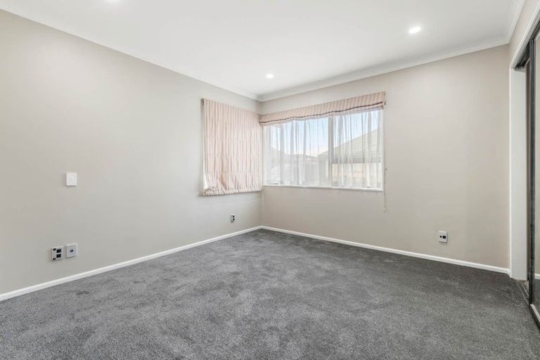 Photo of property in 70 Manuroa Road, Takanini, 2112