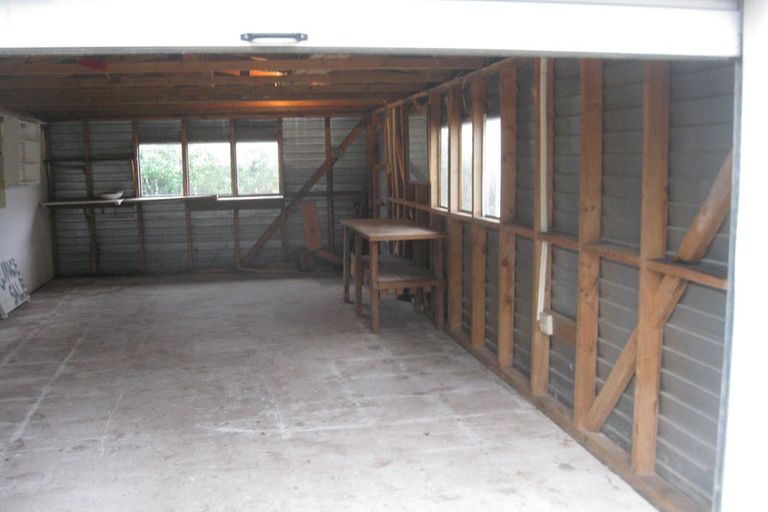 Photo of property in 1 Riverside Drive, Waiwhetu, Lower Hutt, 5010