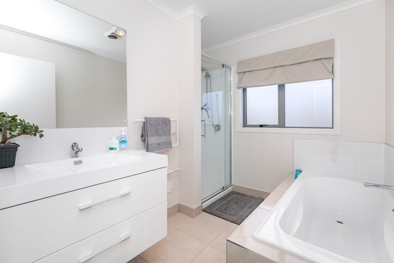 Photo of property in 42 Tupelo Street, Pukete, Hamilton, 3200