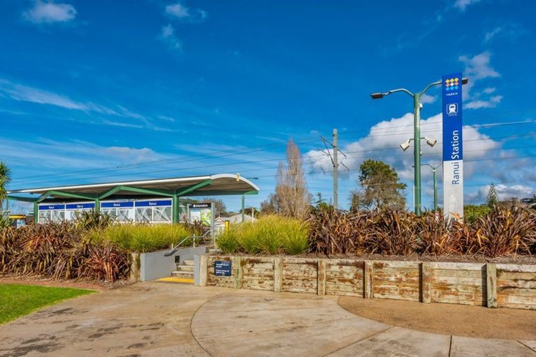 Photo of property in 29 Marinich Drive South, Ranui, Auckland, 0612