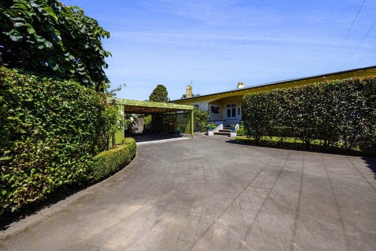 Photo of property in 187 South Road, Hawera, 4610