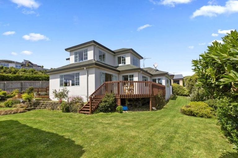 Photo of property in 128 Woodman Drive, Tawa, Wellington, 5028
