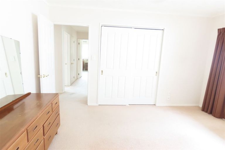 Photo of property in 52 Queen Street West, Levin, 5510