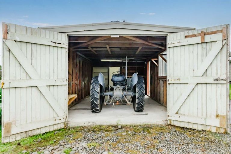 Photo of property in 39 Waimea Road, Waikanae Beach, Waikanae, 5036