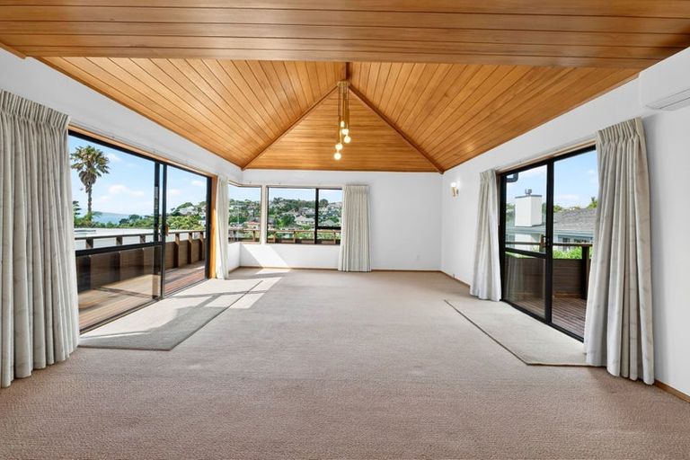 Photo of property in 2/50 Masterton Road, Rothesay Bay, Auckland, 0630