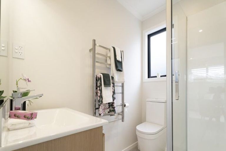 Photo of property in 68 Mawai Hakona Drive, Wallaceville, Upper Hutt, 5018